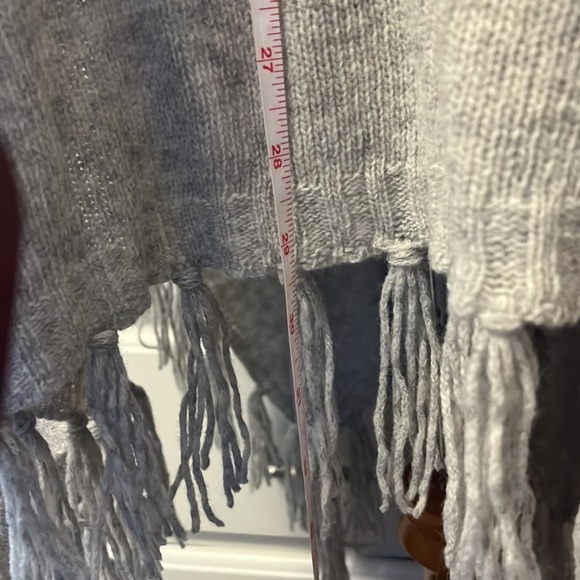 Sole Society fringed light gray cardigan poncho sweater, multiwear, one size - Picture 10 of 11